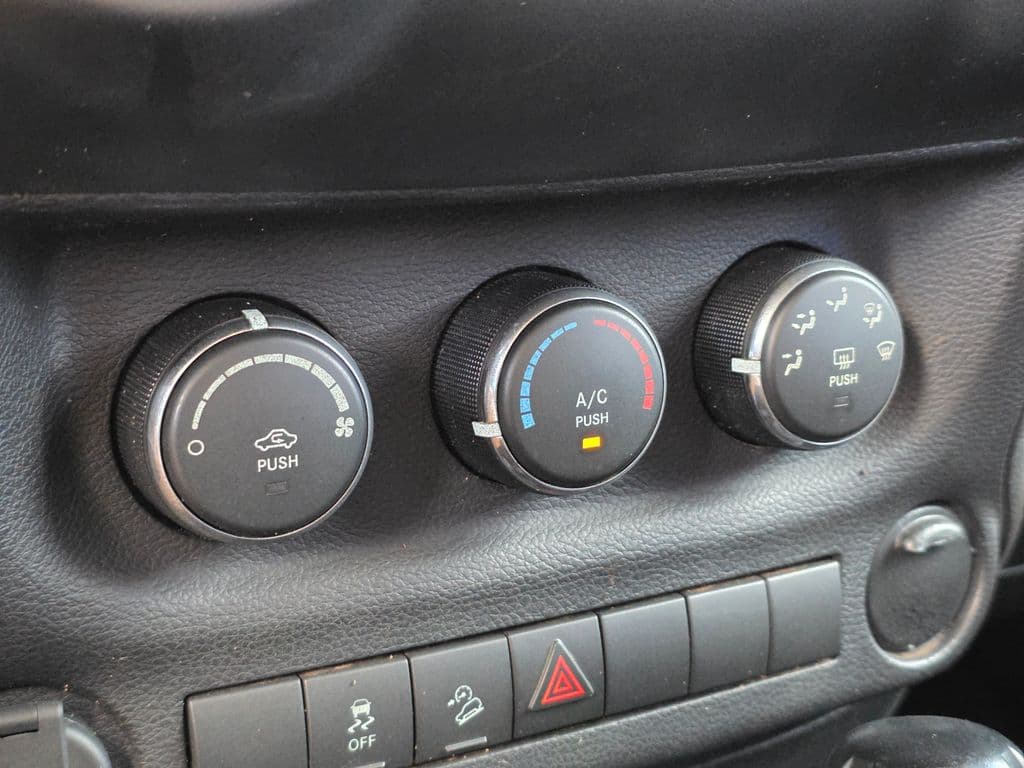2015 Jeep Wrangler Unlimited Sport - Photo 31