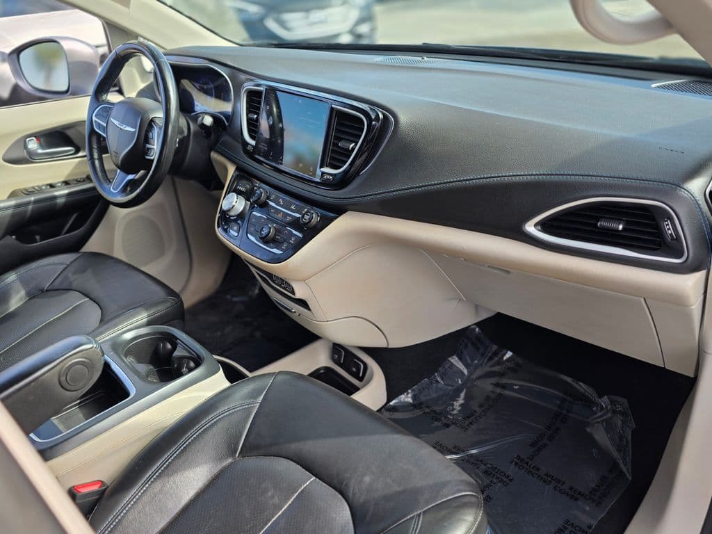 2021 Chrysler Pacifica Touring L - Photo 9
