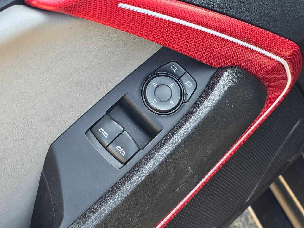 2019 Chevrolet Camaro 1LT - Photo 16