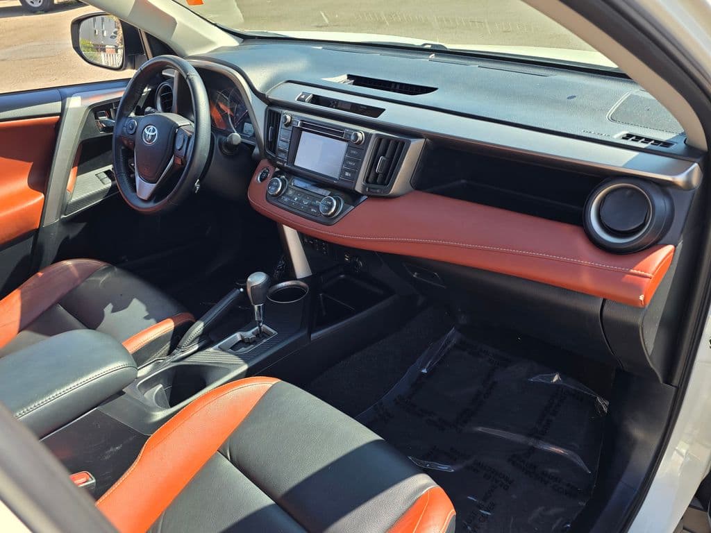 2015 Toyota RAV4 Limited - Photo 11