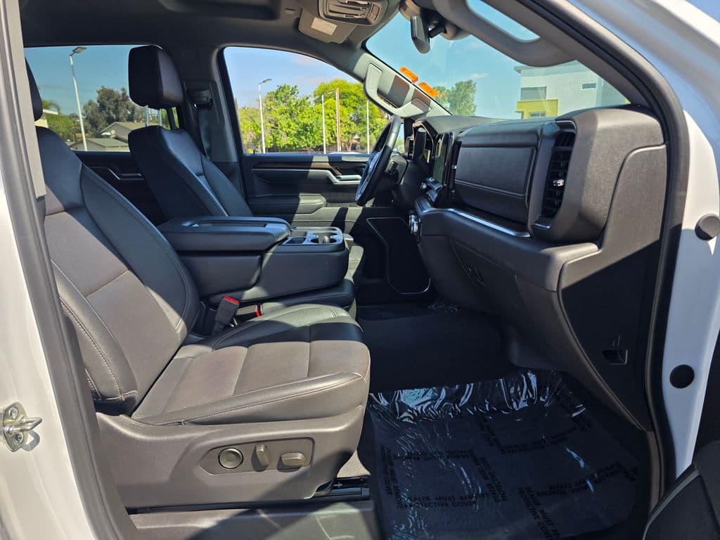 2025 GMC Sierra 1500 SLT - Photo 13