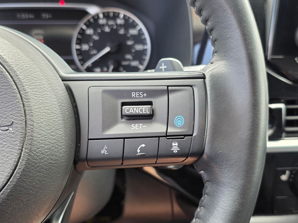 2025 Nissan Pathfinder SV - Photo 32