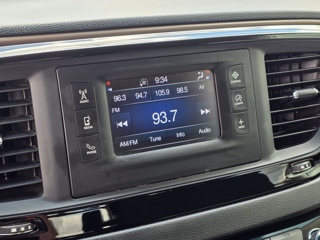 2017 Chrysler Pacifica LX - Photo 30