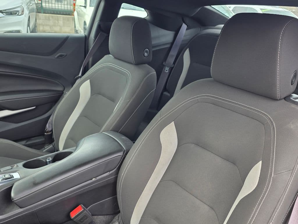 2017 Chevrolet Camaro 1LT - Photo 15