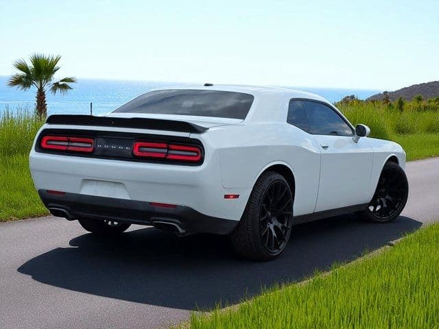 2017 Dodge Challenger R/T - Photo 7