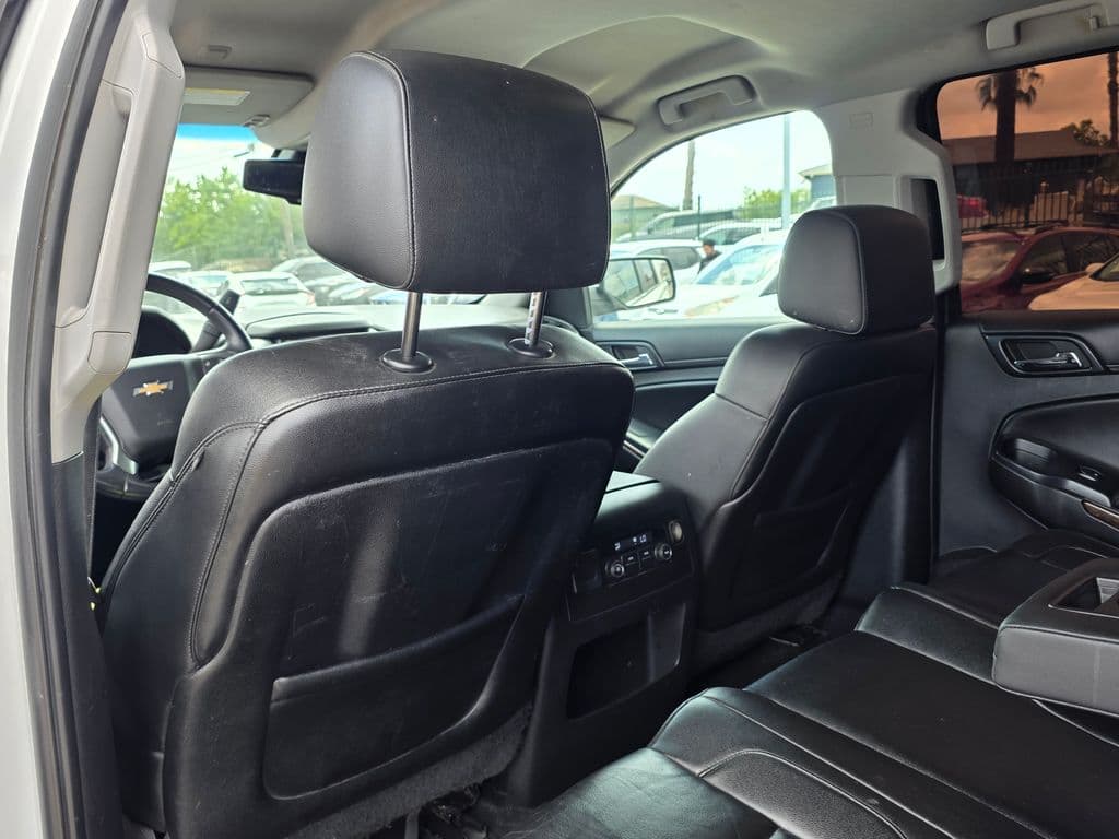 2015 Chevrolet Suburban LT - Photo 23