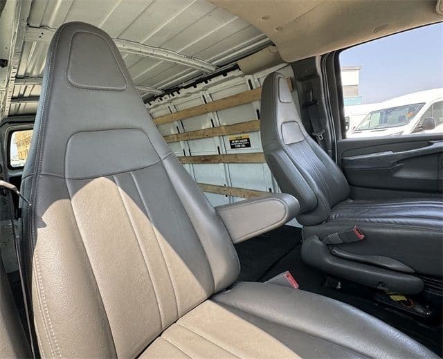 2022 GMC Savana 2500 Work Van - Photo 18