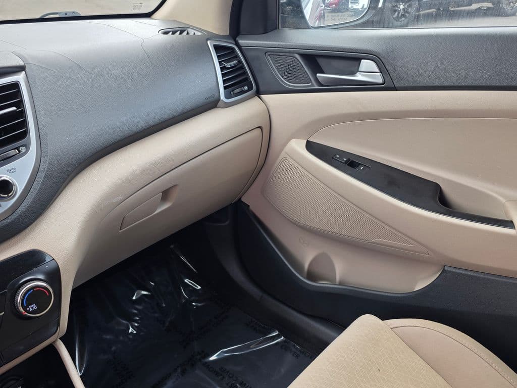 2016 Hyundai Tucson SE - Photo 35