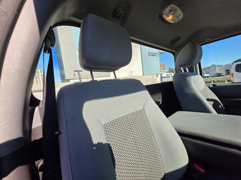2012 Ford F-550SD XL - Photo 11