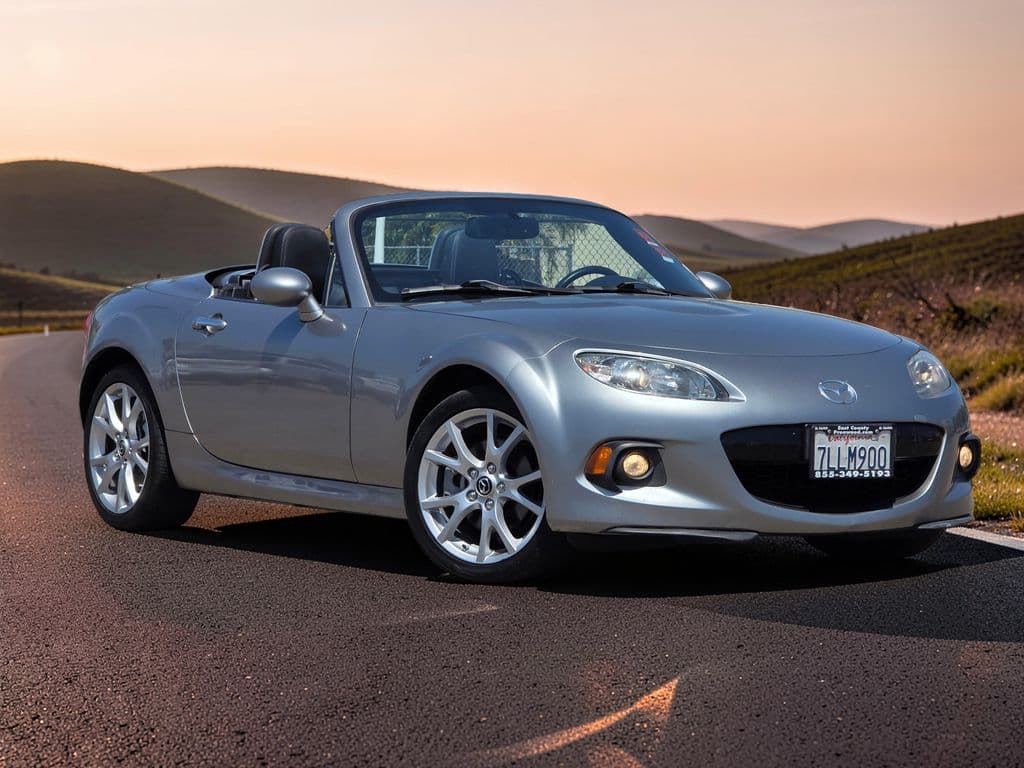 2015 Mazda Miata PRHT Grand Touring - Photo 2