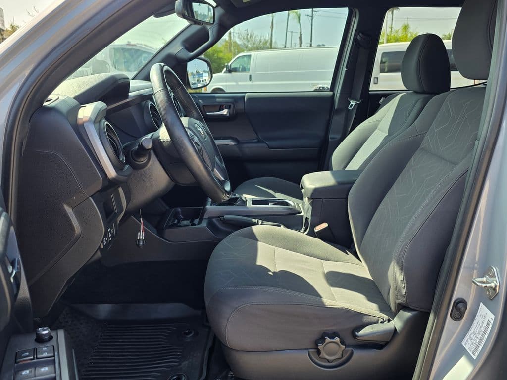 2018 Toyota Tacoma TRD Off-Road - Photo 18