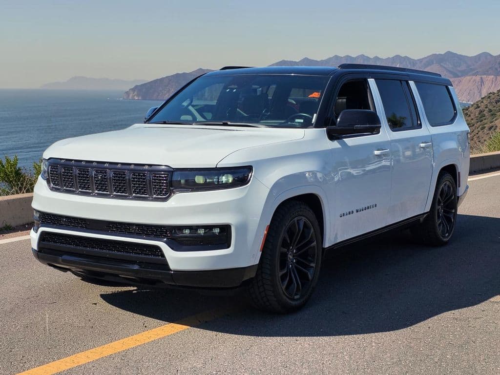 2024 Jeep Grand Wagoneer L Series II - Photo 4