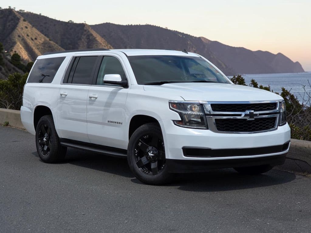 2015 Chevrolet Suburban LT - Photo 2