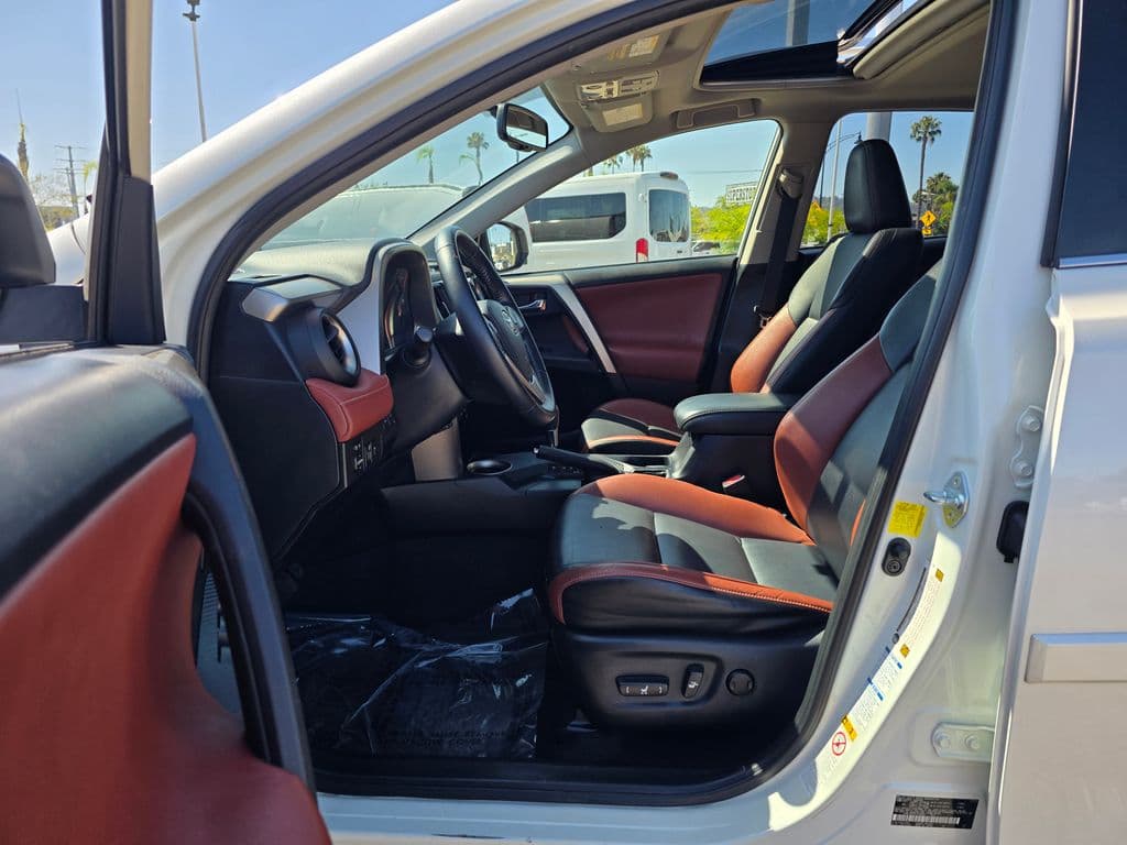 2015 Toyota RAV4 Limited - Photo 19