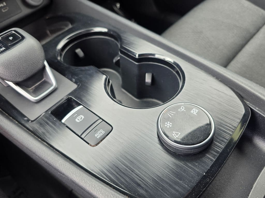 2025 Nissan Rogue SV - Photo 25