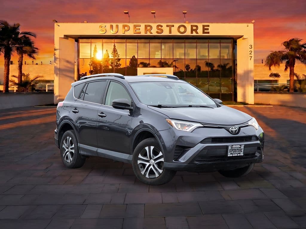 2017 Toyota RAV4 LE - Photo 1