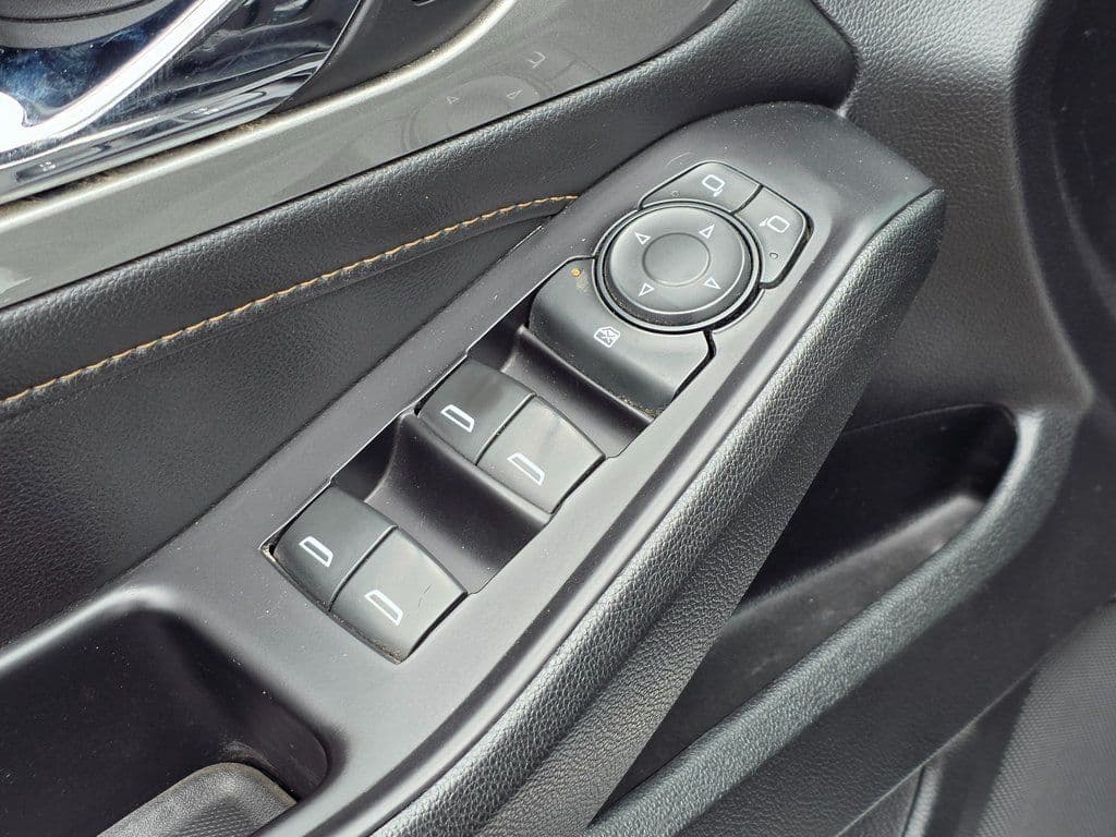 2020 Chevrolet Traverse LS - Photo 24