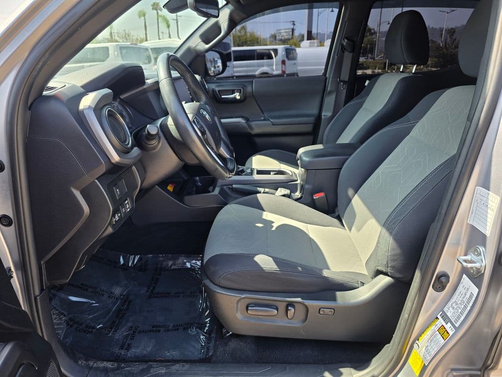 2021 Toyota Tacoma TRD Off-Road - Photo 17