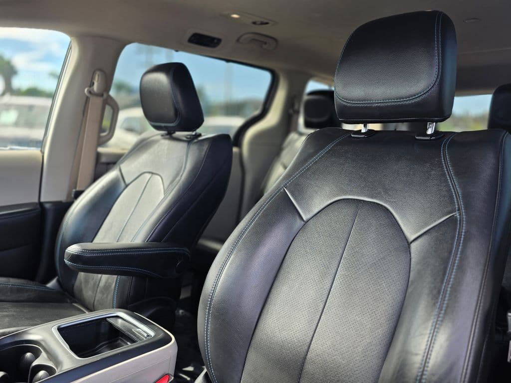 2021 Chrysler Pacifica Touring L - Photo 18