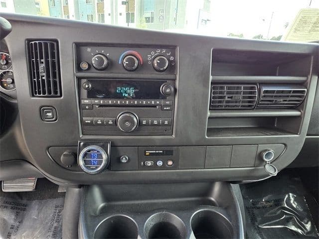 2014 Chevrolet Express 1500 LT - Photo 24