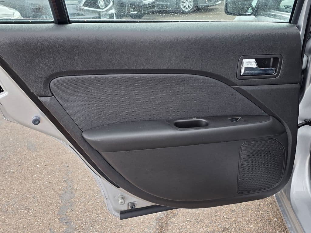 2011 Ford Fusion SE - Photo 21