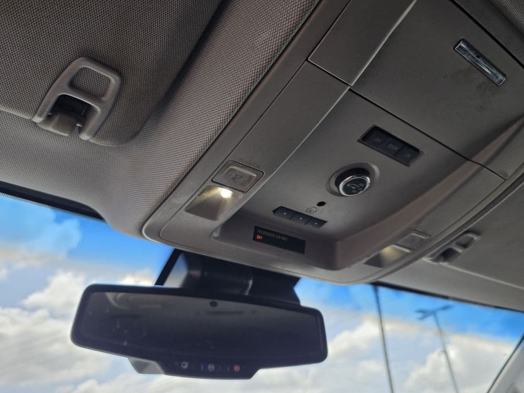 2015 Chevrolet Suburban LT - Photo 39