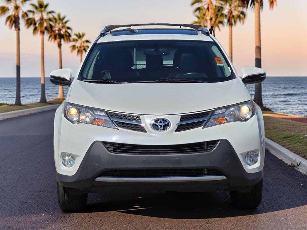 2015 Toyota RAV4 Limited - Photo 3