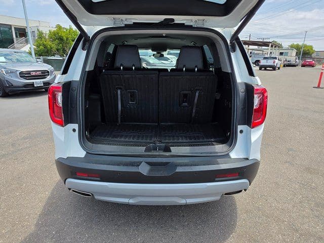 2023 GMC Acadia SLT - Photo 13
