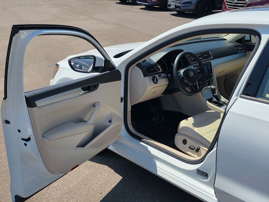 2019 Volkswagen Passat 2.0T Wolfsburg - Photo 47