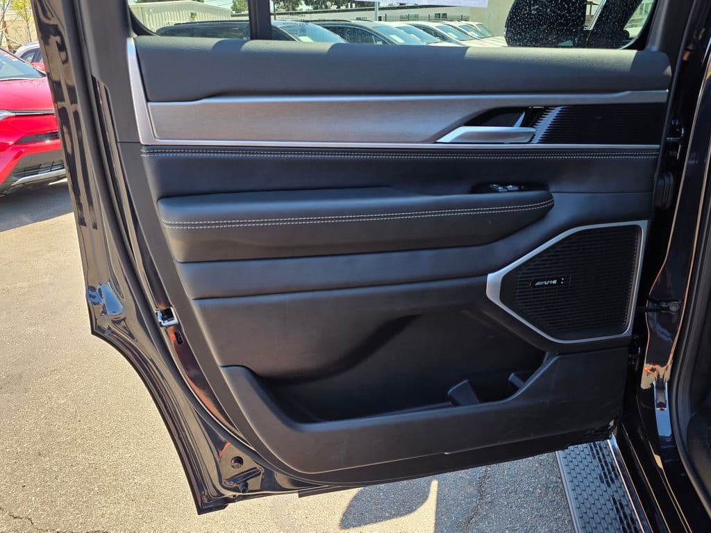2025 Jeep Wagoneer Series II - Photo 26
