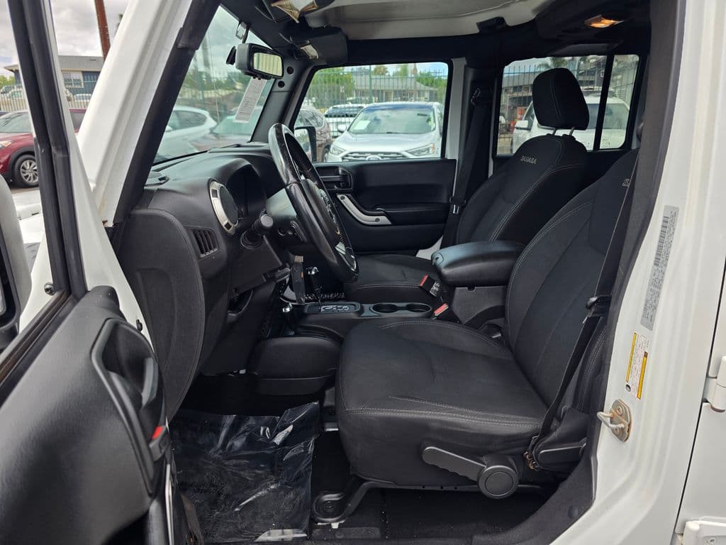 2016 Jeep Wrangler Unlimited Sahara - Photo 17