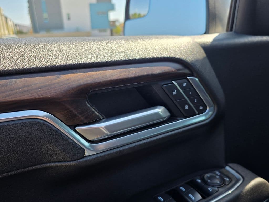 2025 GMC Sierra 1500 SLT - Photo 29