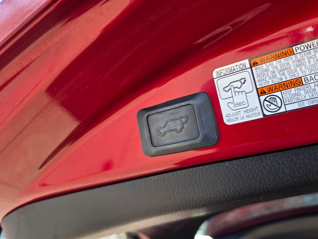 2016 Toyota RAV4 XLE - Photo 17