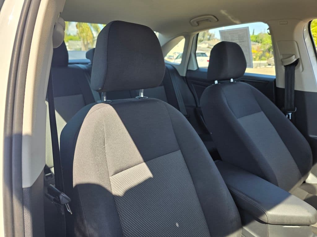 2021 Volkswagen Jetta - Photo 13