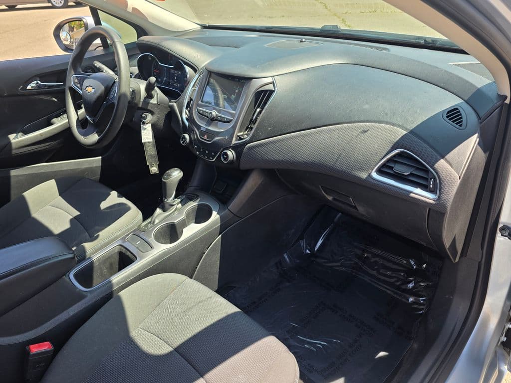 2018 Chevrolet Cruze LT - Photo 11