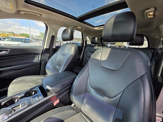 2019 Ford Edge Titanium - Photo 16
