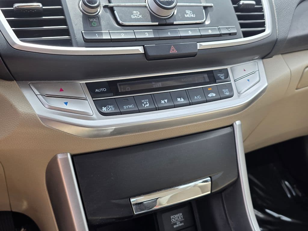 2013 Honda Accord LX - Photo 26