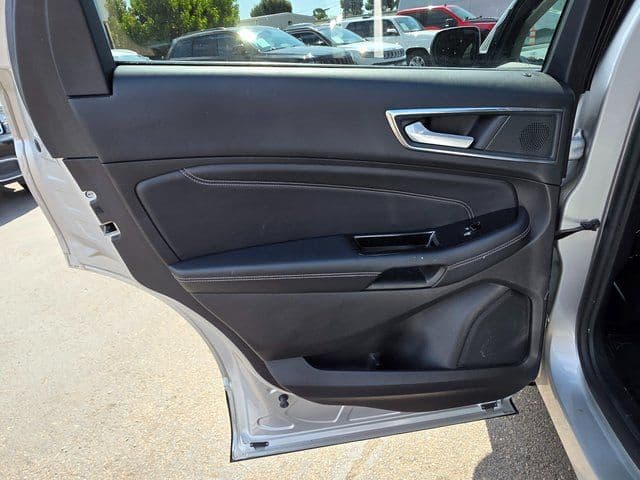 2019 Ford Edge Titanium - Photo 20