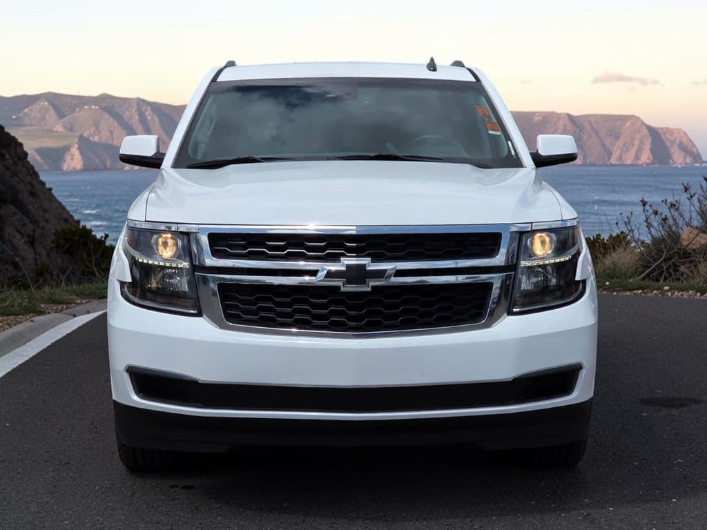 2015 Chevrolet Suburban LT - Photo 3