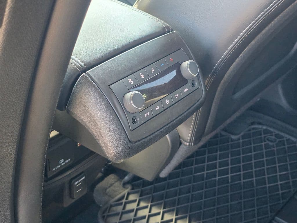 2016 GMC Acadia Denali - Photo 26