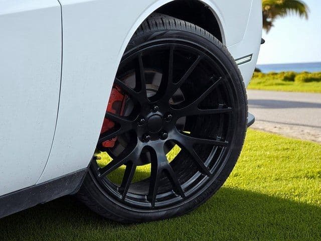 2017 Dodge Challenger R/T - Photo 8