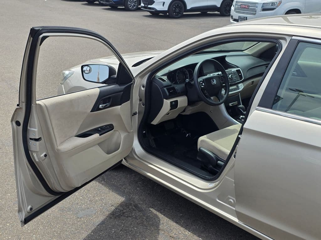 2013 Honda Accord LX - Photo 35