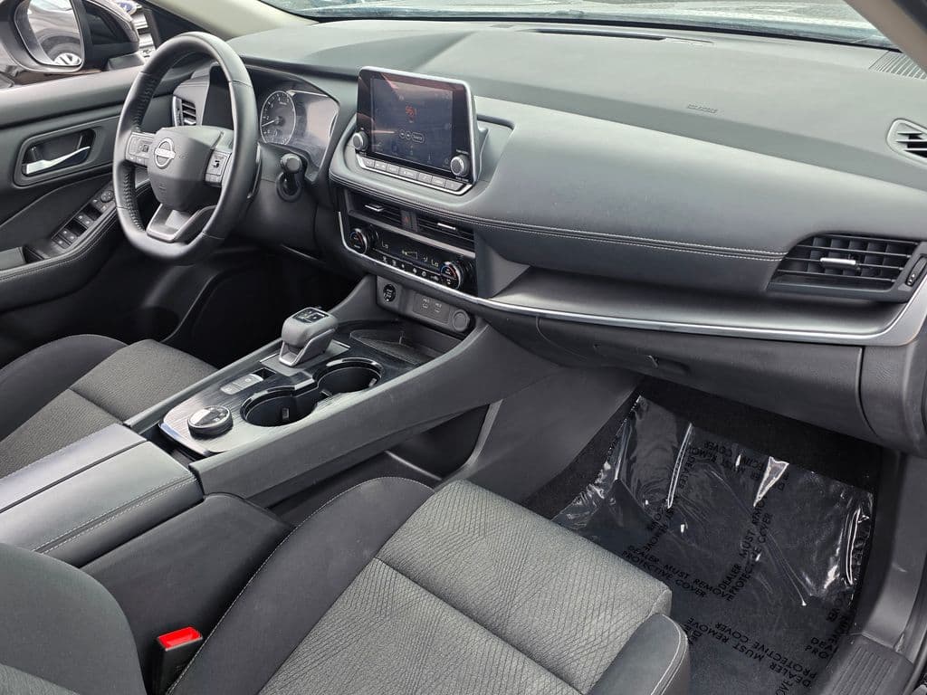 2025 Nissan Rogue SV - Photo 4