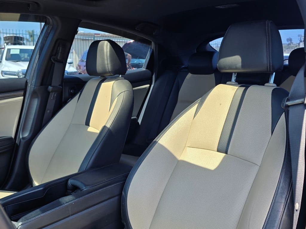 2018 Honda Civic Sport Touring - Photo 17