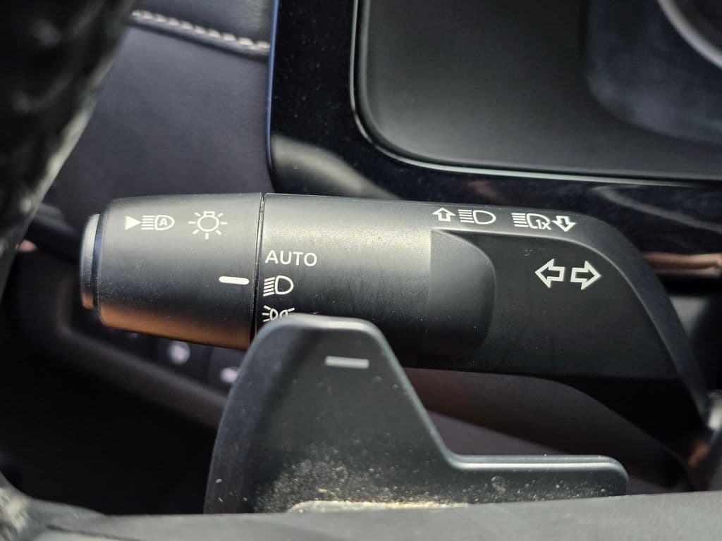 2025 Nissan Pathfinder SV - Photo 43