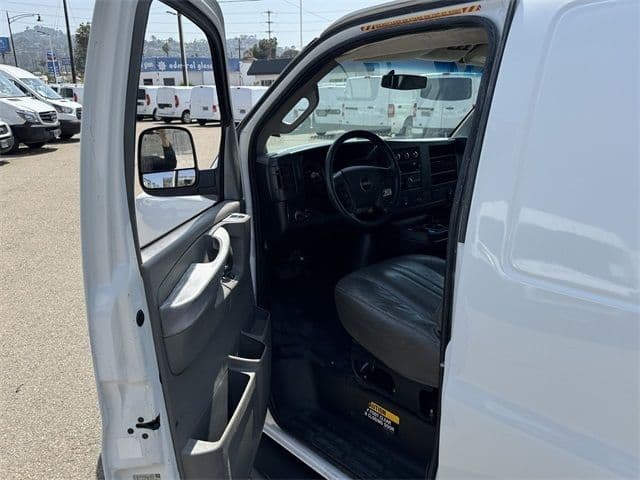 2022 GMC Savana 2500 Work Van - Photo 27