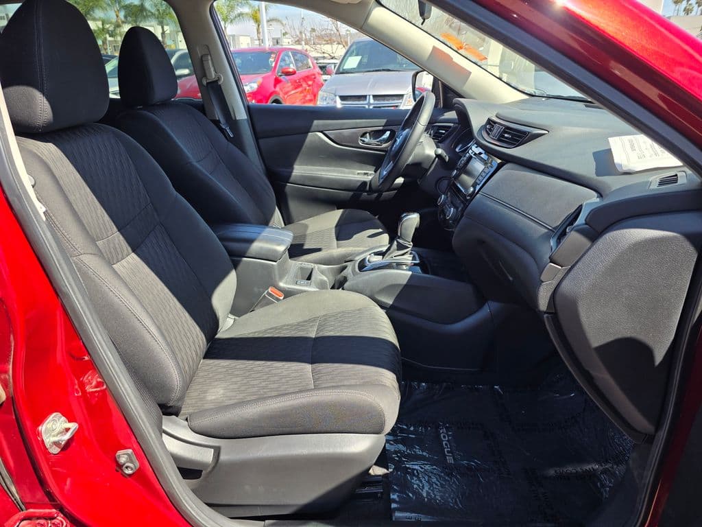 2019 Nissan Rogue SV - Photo 10