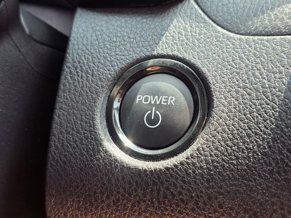 2025 Toyota Camry LE - Photo 36