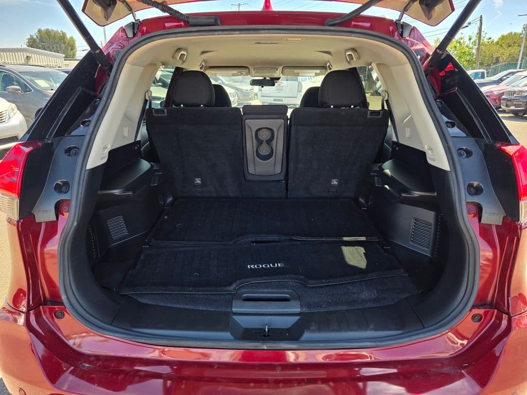 2019 Nissan Rogue SV - Photo 13