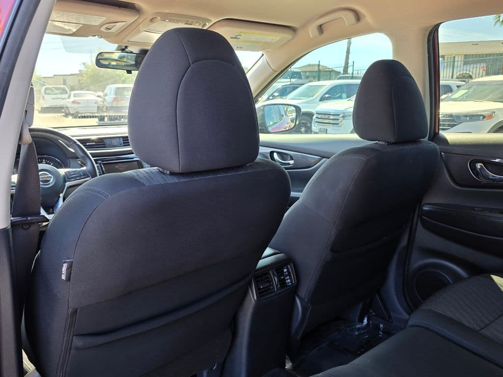 2019 Nissan Rogue SV - Photo 20